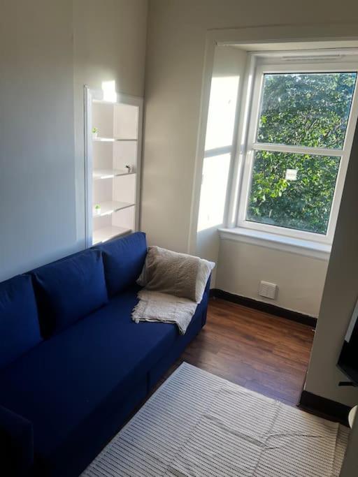 One Bedroom Apartment In Gorgie With New Central Heating System Edinburg Exteriör bild
